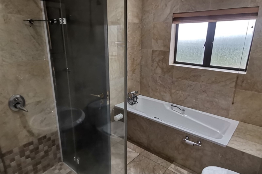 5 Bedroom Property for Sale in Bluewater Bay Eastern Cape